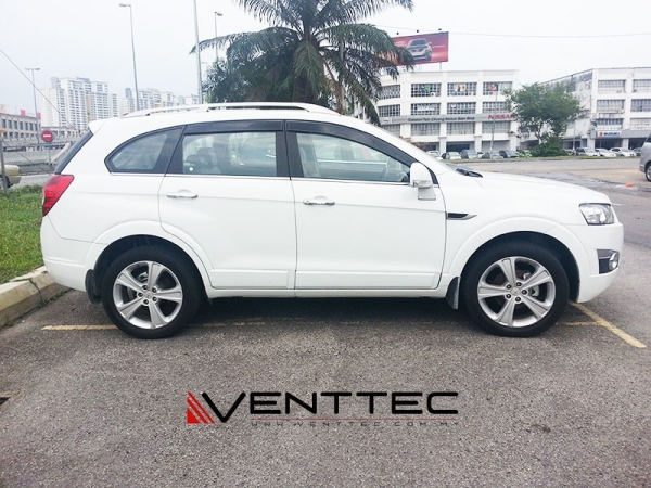 CHEVROLET CAPTIVA venttec door visor