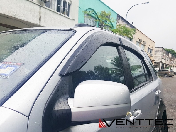 KIA SORENTO venttec door visor