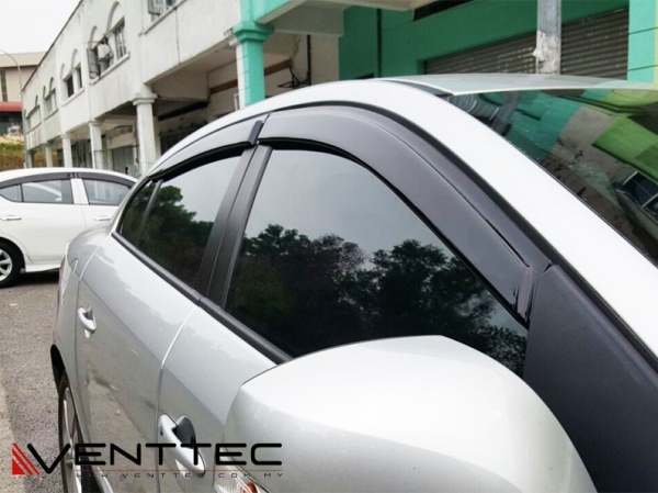 RENAULT FLUENCE VENTTEC DOOR VISOR