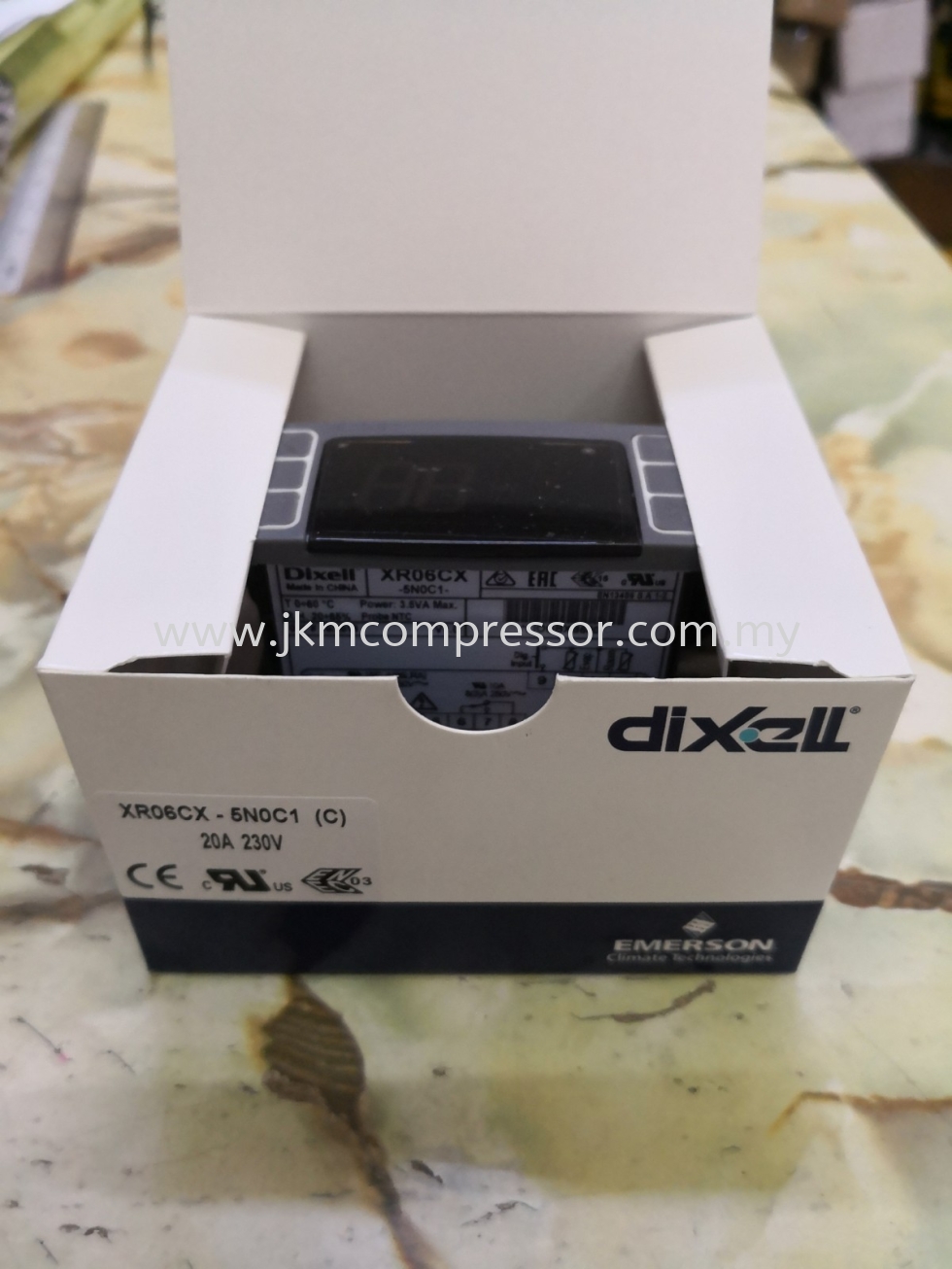 DIXELL DIGITAL TEMPERATURE CONTROLLER / DIGITAL THERMOSTAT