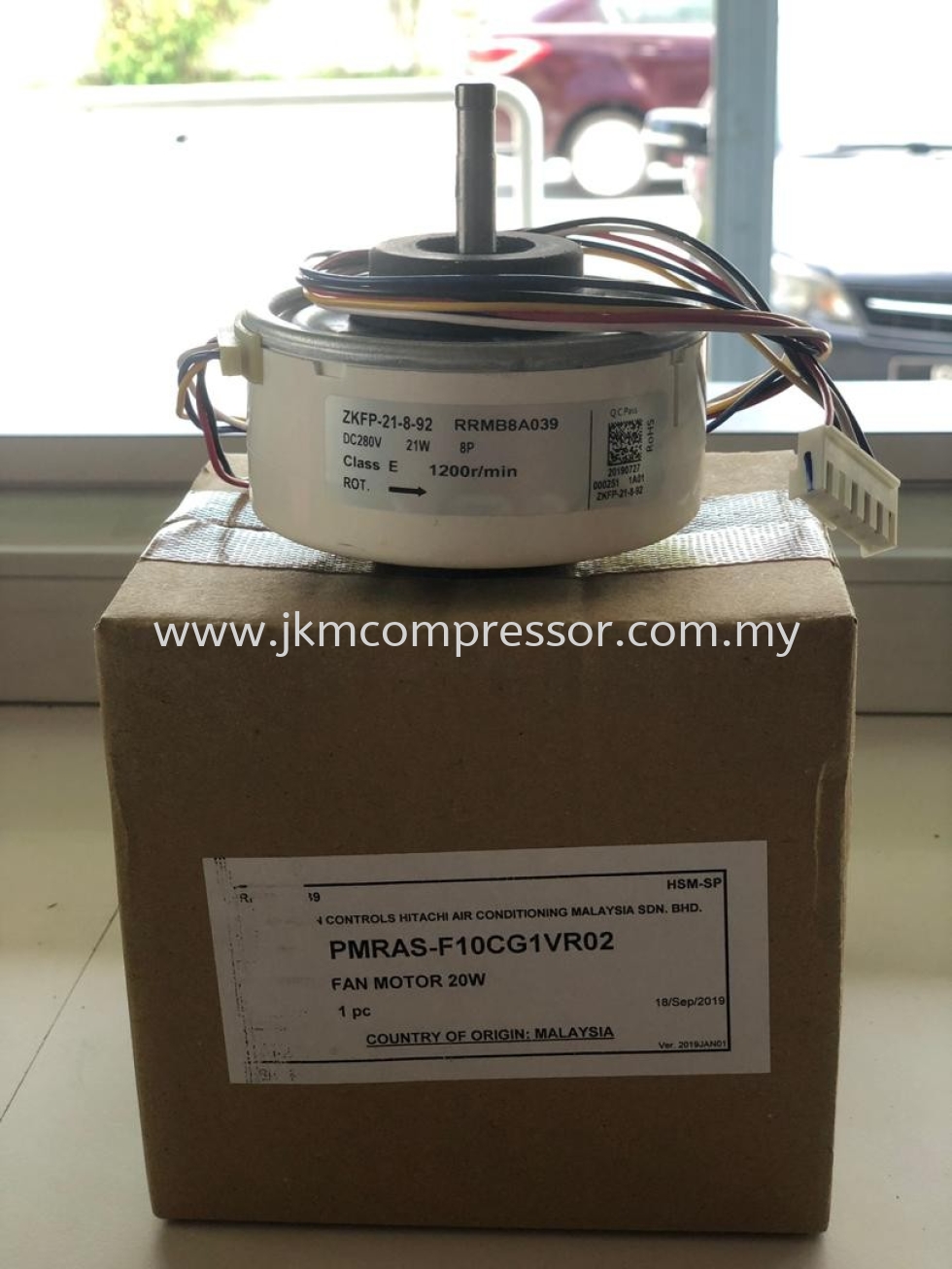 PMRAS-F10CG1VR02 - HITACHI ZKFP-21-8-92 FAN MOTOR ; DC280V 8P 21W