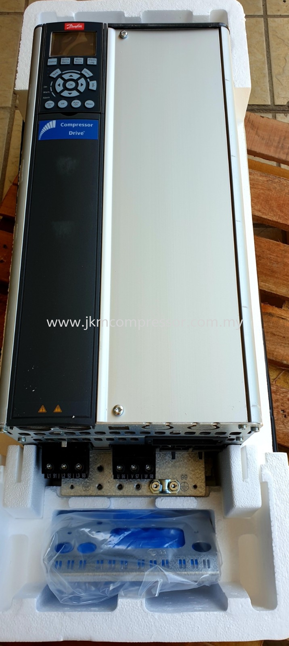 131H9100 - DANFOSS CDS302 AC INVERTER DRIVES ; 18.5kW ; VSD VARIABLE SPEED DRIVES