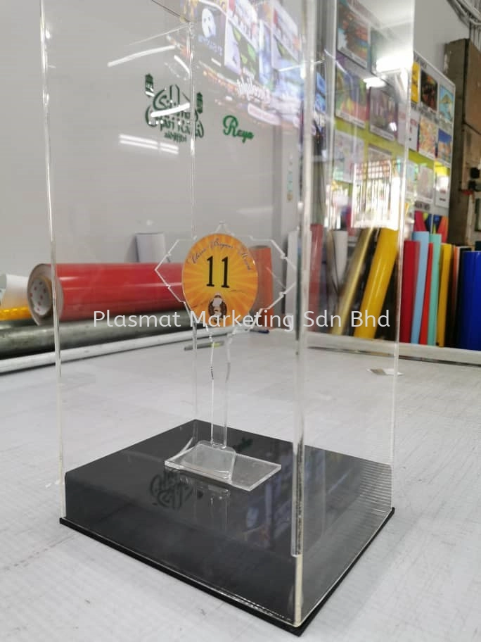 ACRYLIC DISPLAY BOX