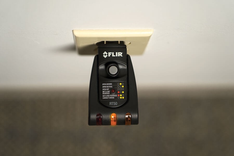 FLIR RT50 RECEPTACLE TESTER WITH GFCI CHECK