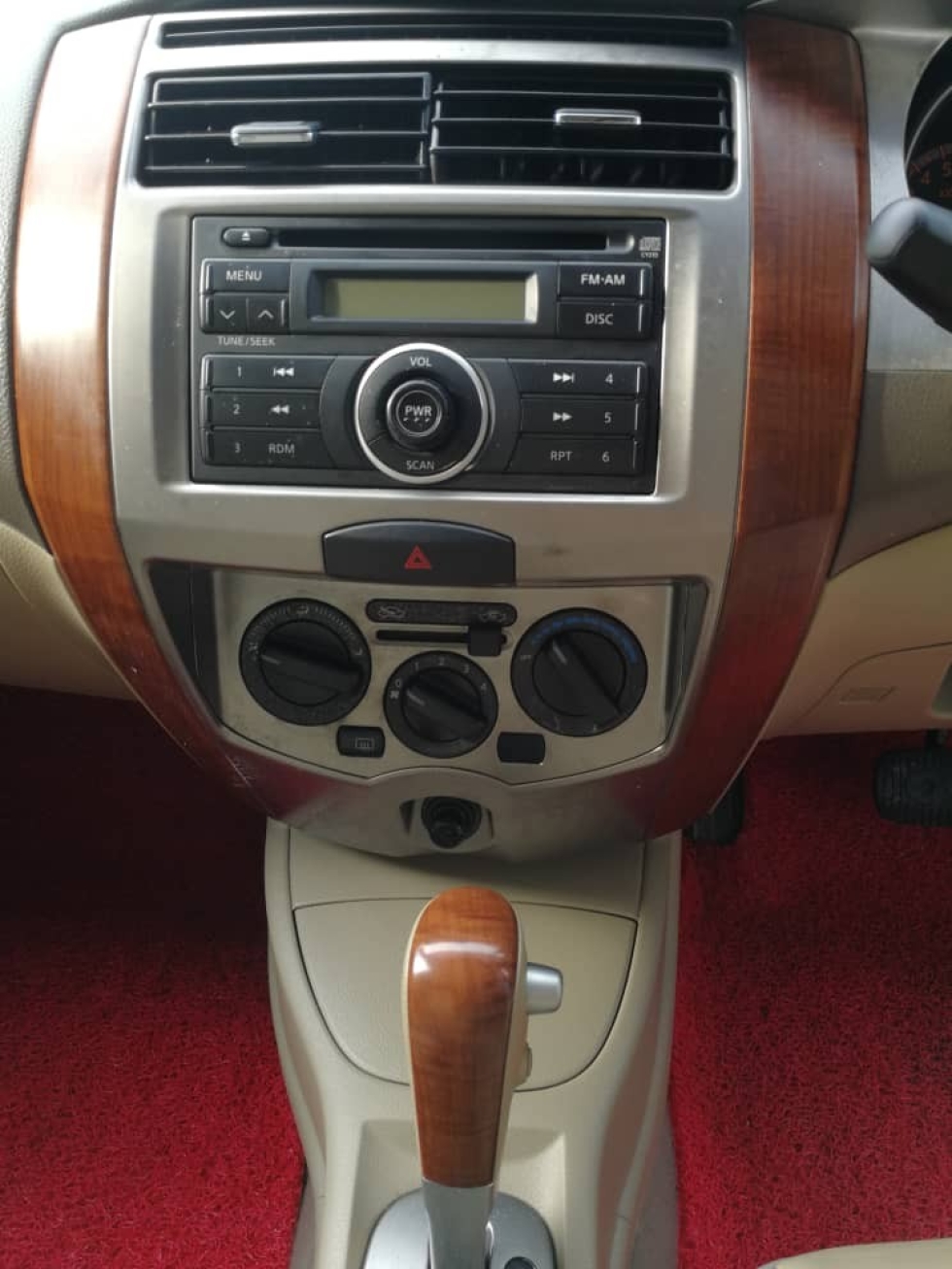 2009 Nissan GRAND LIVINA 1.8 IMPUL (A) Full Loan