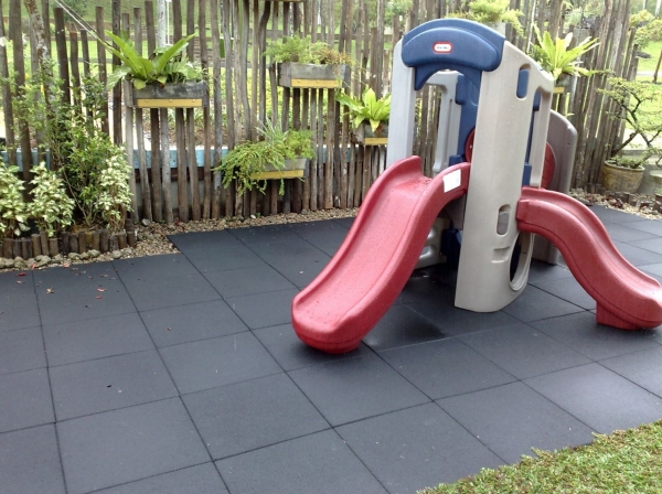 Playground Surfacing C Recycled Rubber Tiles