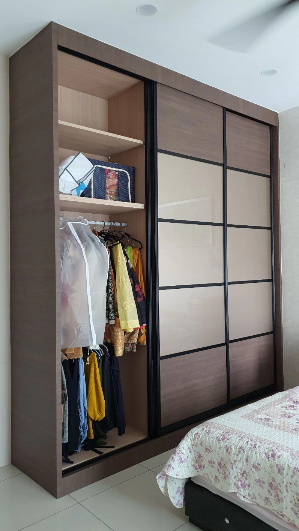 Customize Wardrobe Design by Sweet Home