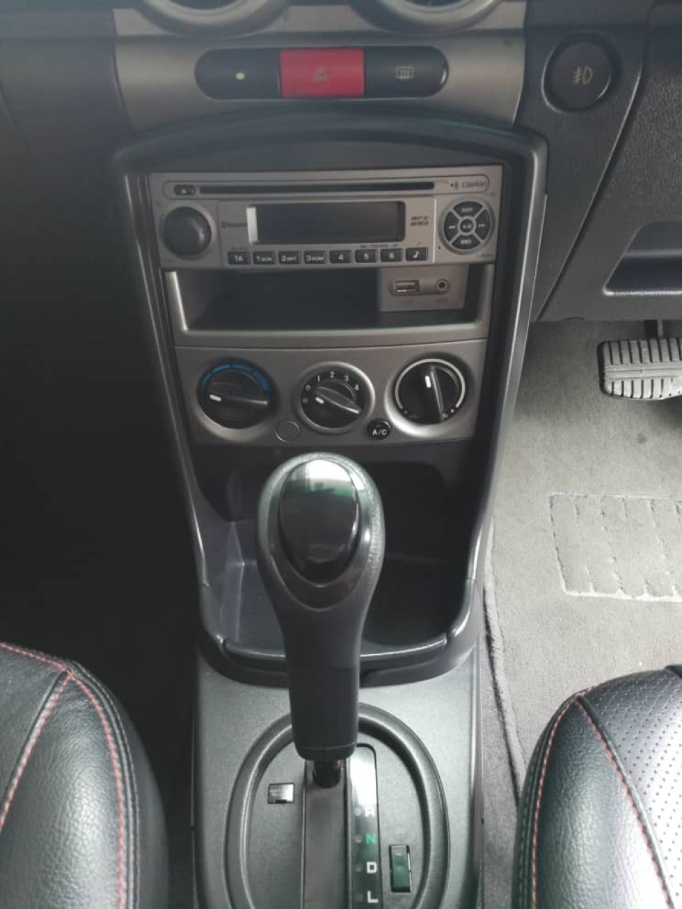 2015 Proton SAGA 1.3 FLX (A)SE leather seat