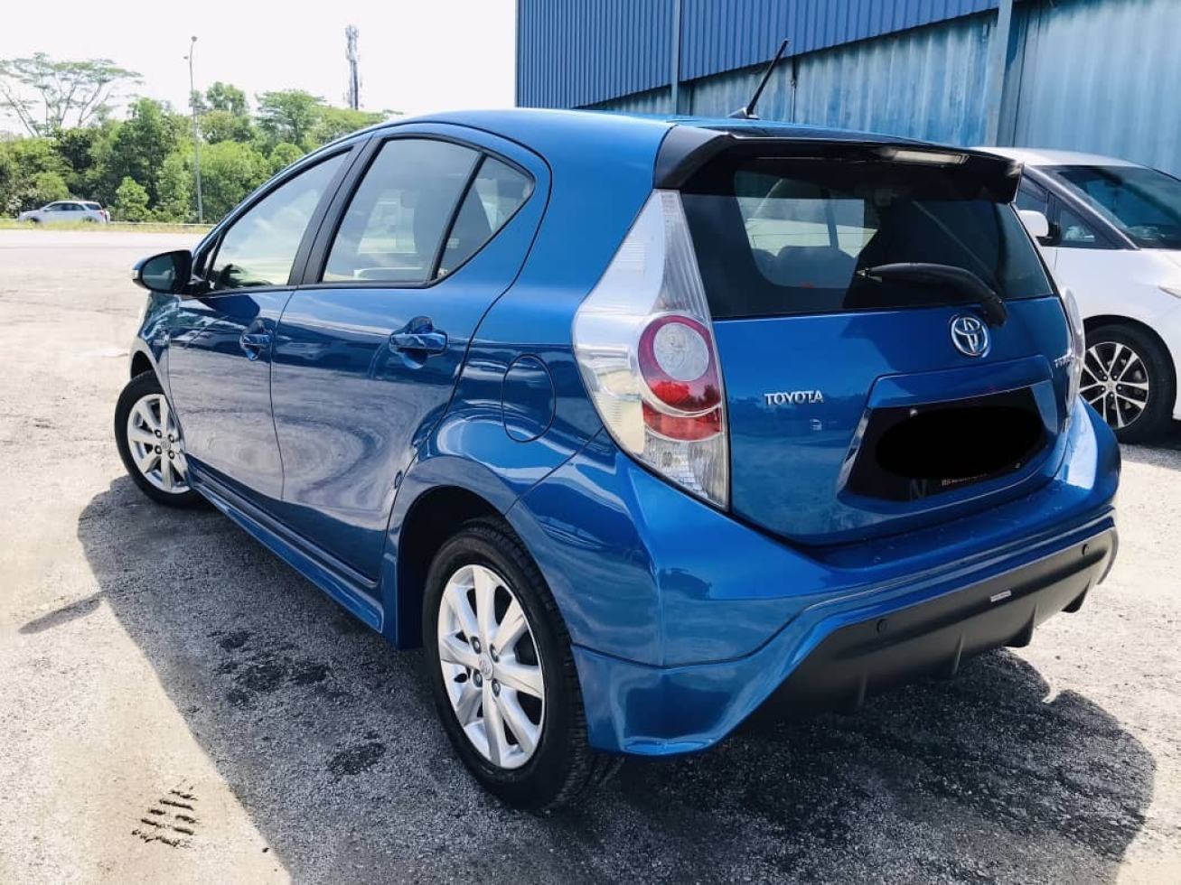 2013 TOYOTA PRIUS C 1.5 AT