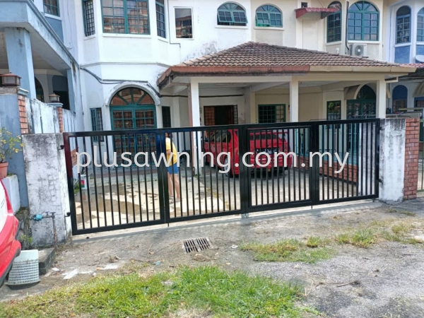 FOLDING GATE VERTICAL DESIGN @JALAN SL 4/8, BANDAR SUNGAI LONG, KAJANG, SELANGOR