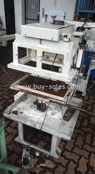 TOYOSK MULTI SPINDLE TAPPING MACHINE