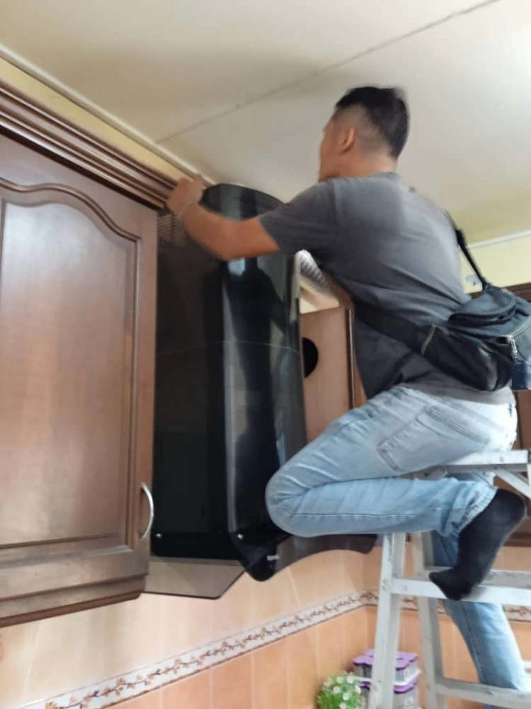 Pro Installer For Kitchen Cooker Hoods In KL&SELANGOR. Call Now