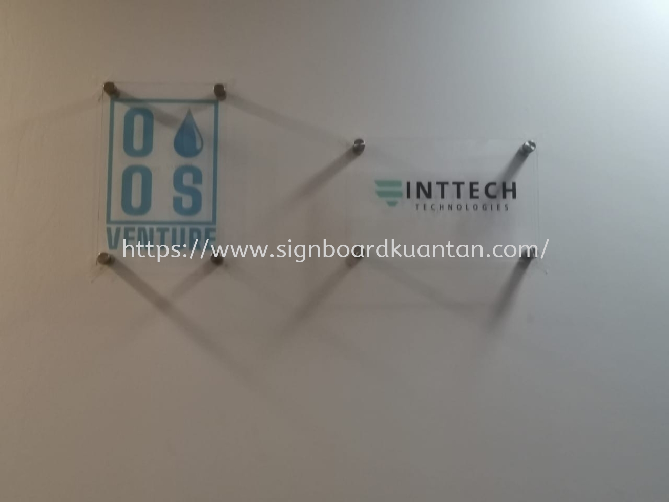 OFFCIAL ACRYLIC POSTER FRAME AT KUANTAN