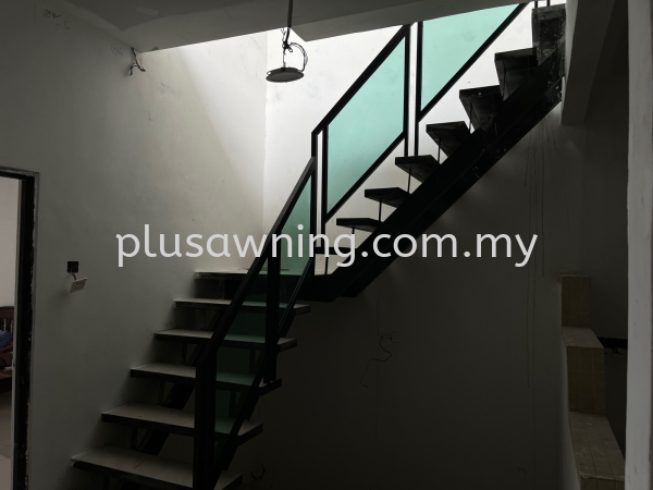 HAND RAILING WITH LAMINATED GLASS @JALAN KENAGA, SEMENYIH, SELANGOR