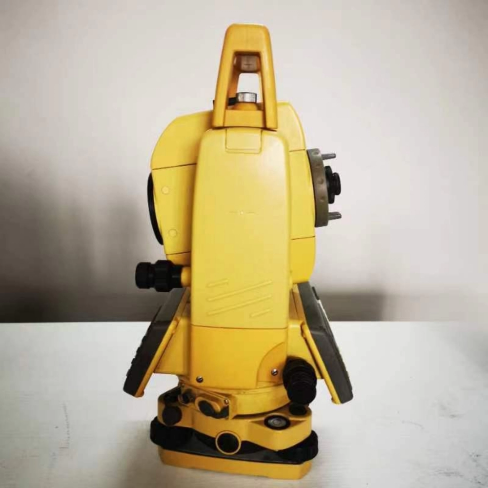 Used Topcon GPT-3105 Reflectors Total Station 