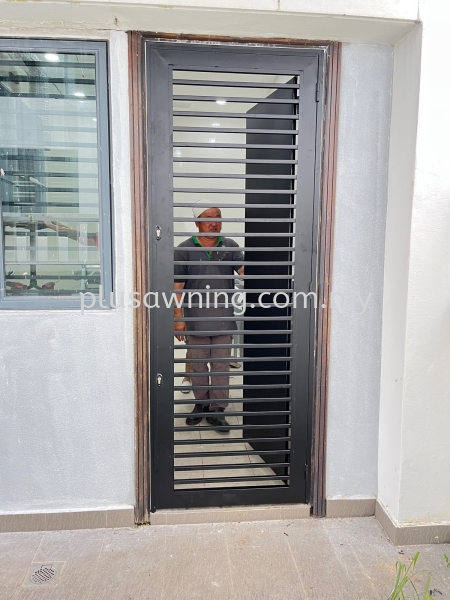 2IN1 DOOR GRILL @JALAN DAMAI PERDANA 8/1J, ALAM DAMAI, KUALA LUMPUR 