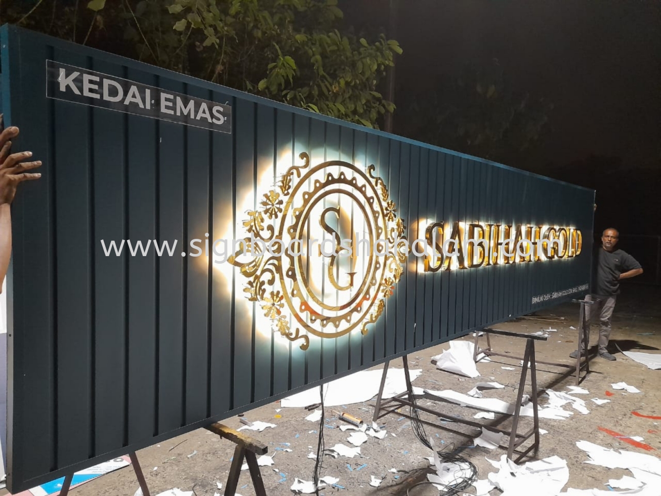 Sabihan Gold KL -Aluminium Panel Base With 3d LED Backlit 