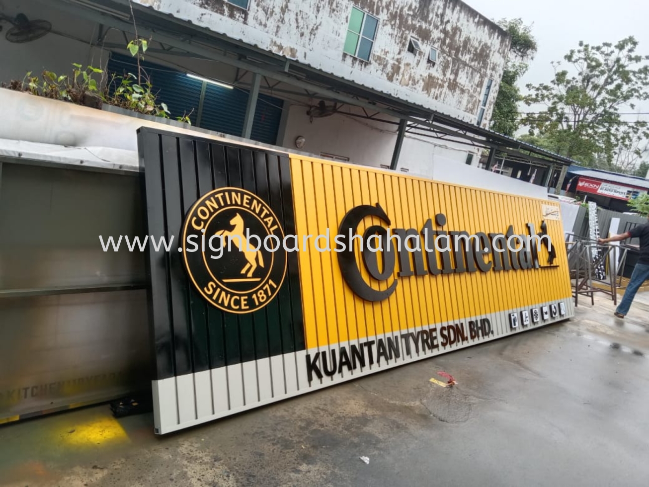 OWL Space Kuantan -Aluminium Panel Base With 3D Lettering Non LED 