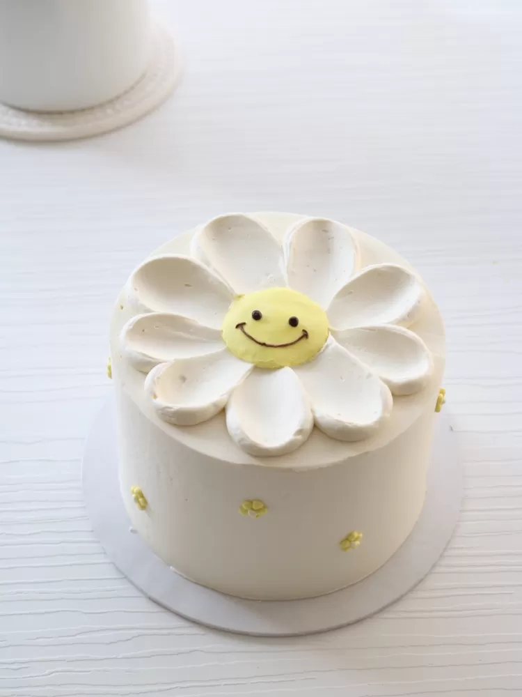 Daisy Flower Cake