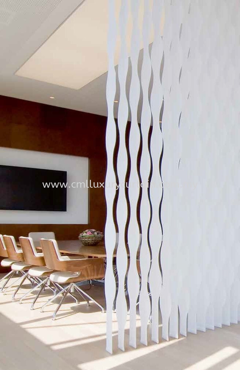 living-toso-japanese-dual-shape-s-wave-vertical-blinds 5