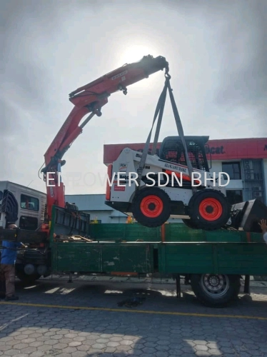 lorry Crane Loading Bobcat