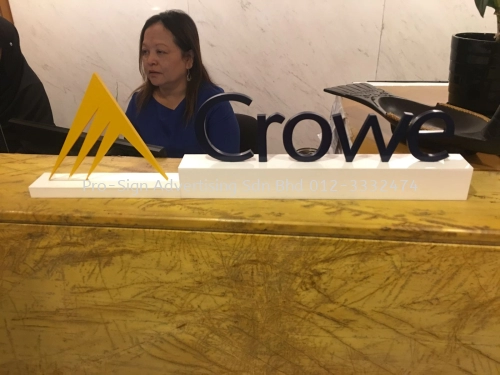 BRAND STANDEE (CROWE, KL, 2018)