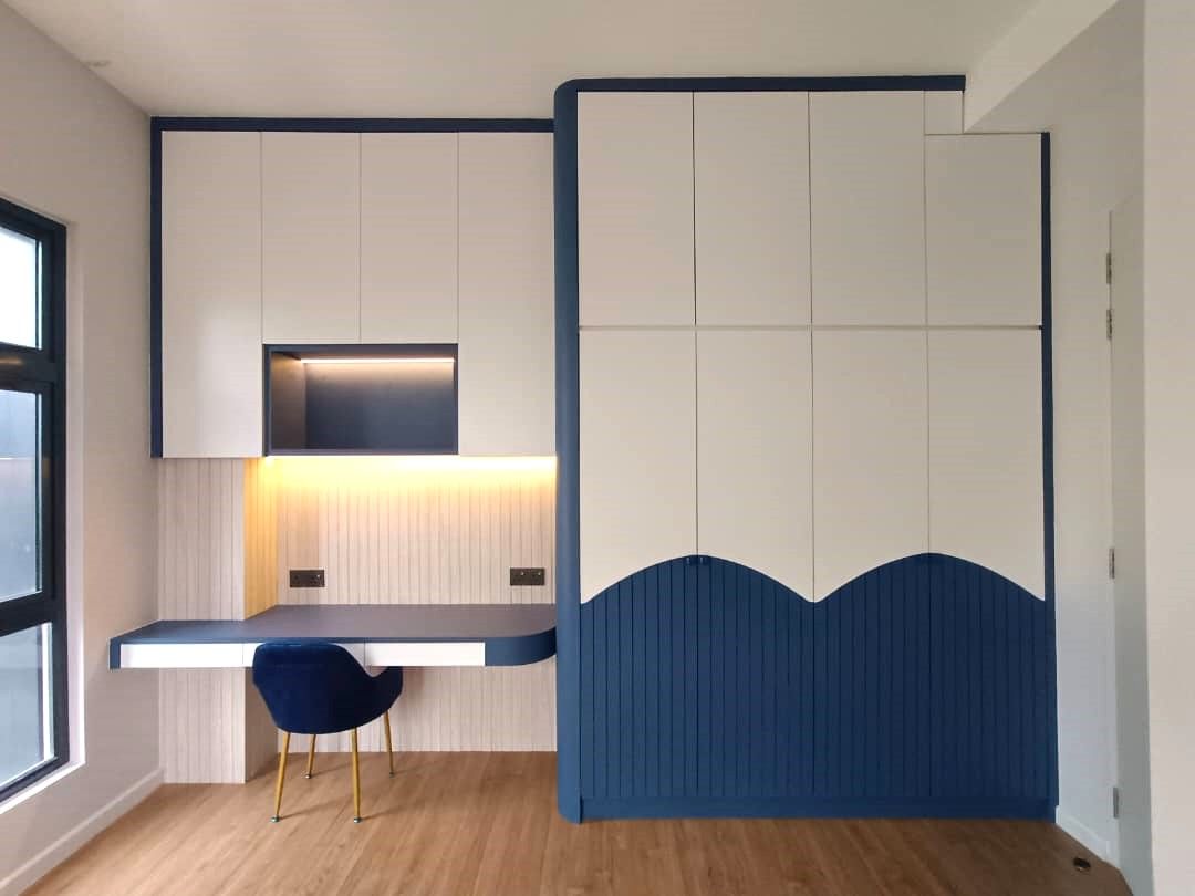 LAMINATED WARDROBE WITH STUDY TABLE | ROOM 2 AT BESTARI JAYA | SHAH ALAM | SUBANG JAYA