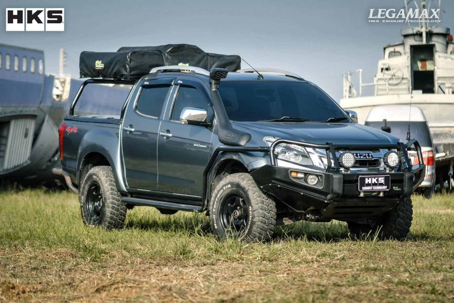 HKS LEGAMAX ISUZU D-MAX VROSS CARBON TAIL