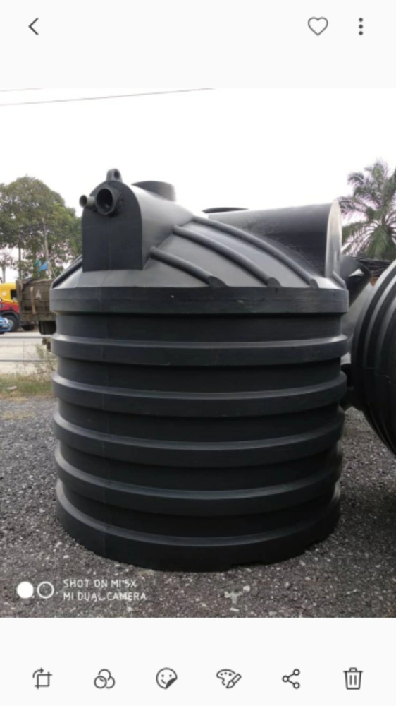 Poly septic tank