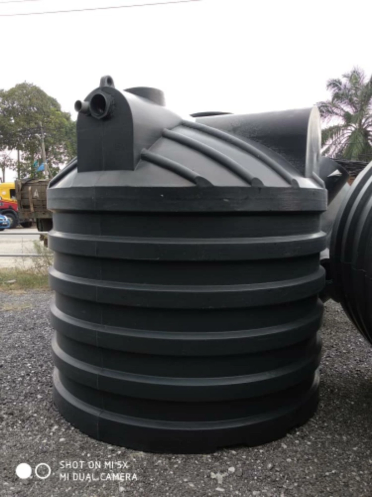 Poly septic tank