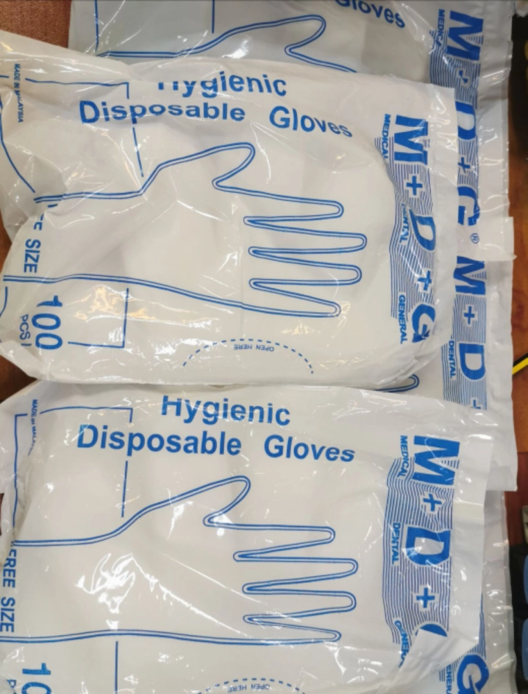 plastic gloves 