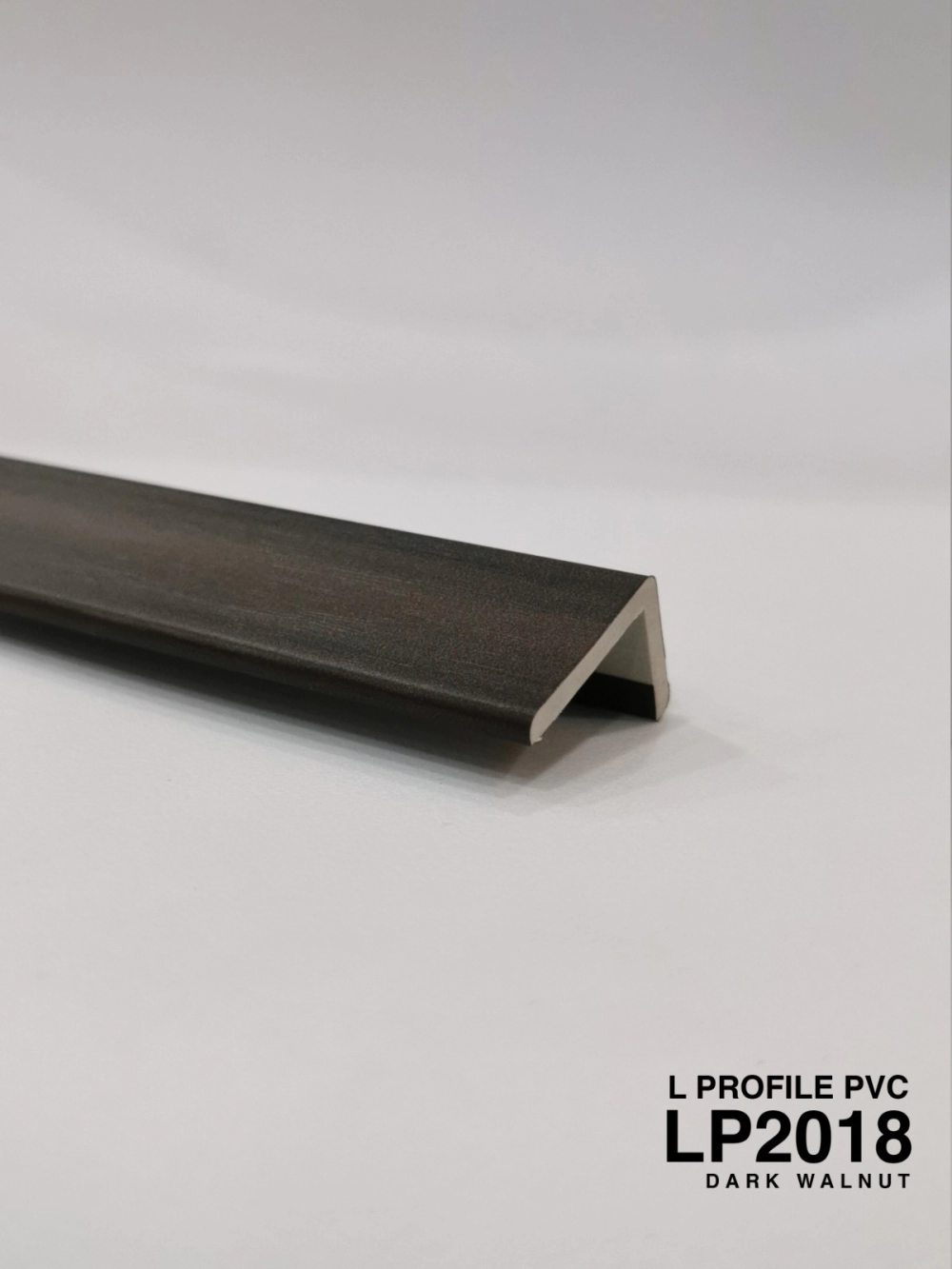 L PROFILE PVC DARK WALNUT LP2018