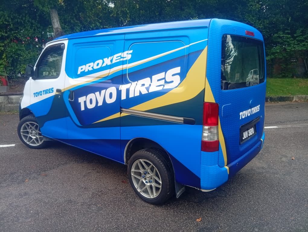 TOYO TIRES_VAN STICKER