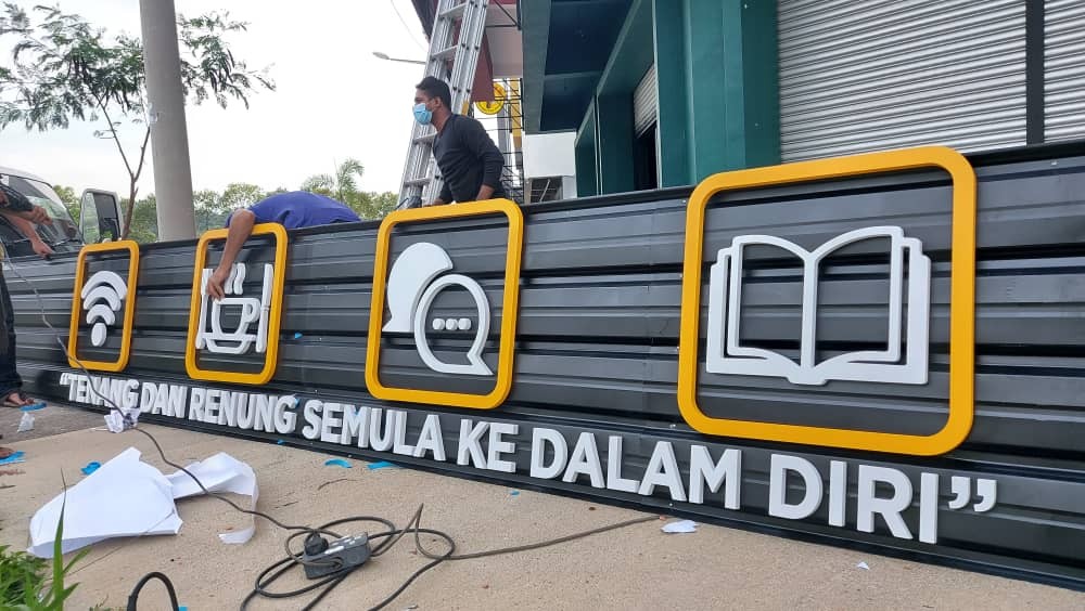 99.FOUNDER OUTDOOR ALUMINIUM PANEL BASE WITH 3D LETTERING SIGNBOARD AT KUALA LUMPUR 