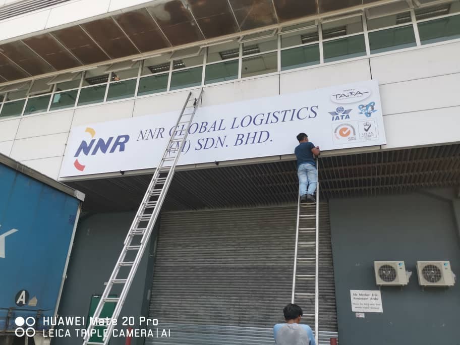 NNR GLOBAL LOGISTICS OUTDOOR METAL G.I SIGNAGE AT SHAH ALAM 
