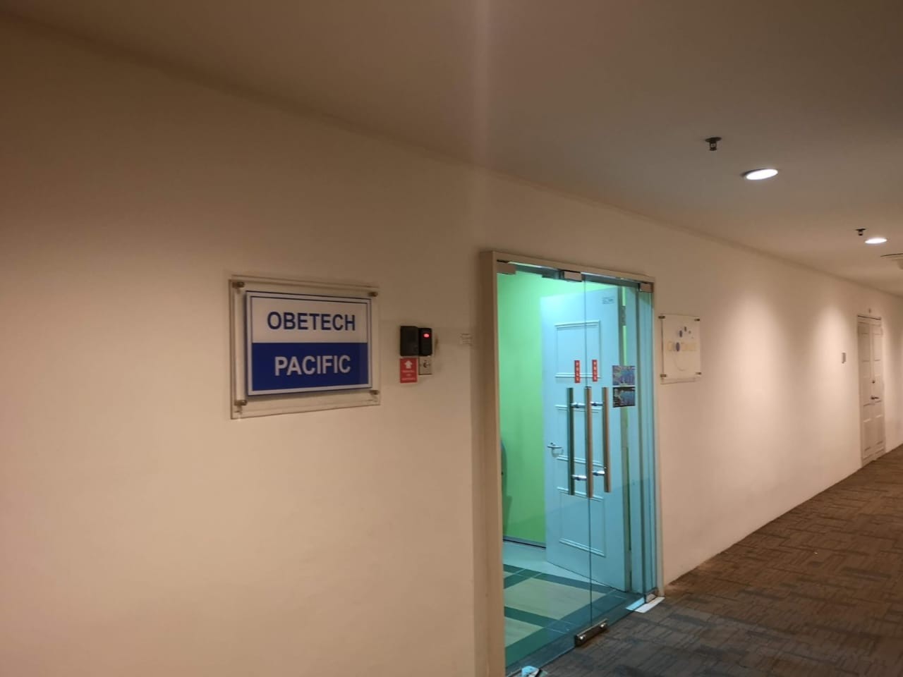 OFFICE INDOOR ACRYLIC POSTER FRAME SIGNAGE AT SHAH ALAM, SRI MUDA, KOTA KEMUNING.