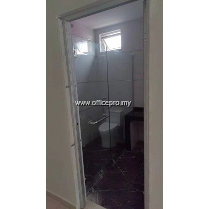 10mm Tempered Shower Screen c/w Swinging Door | Glass Contractor Kl