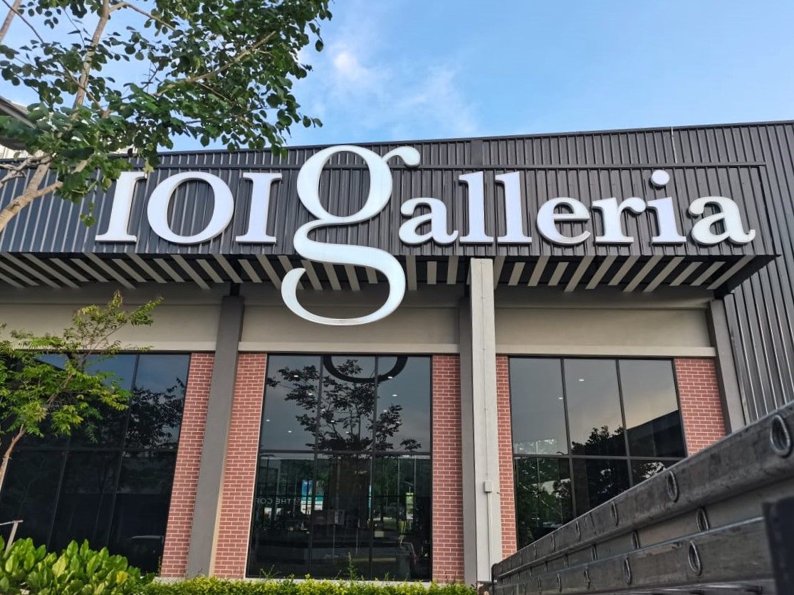 SHOWROOM SIGNAGE SUPPLY AT RIMBAYU | SAUJANA PUTRA
