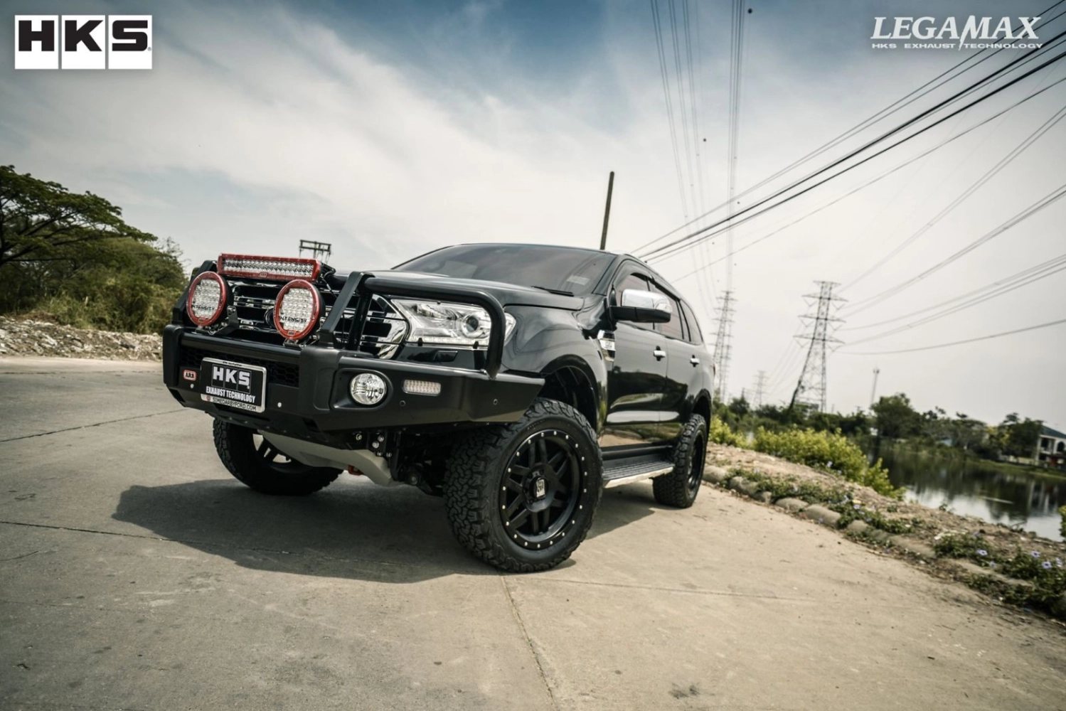 HKS LEGAMAX FORD EVEREST 2015+ SINGLE CARBON TAIL