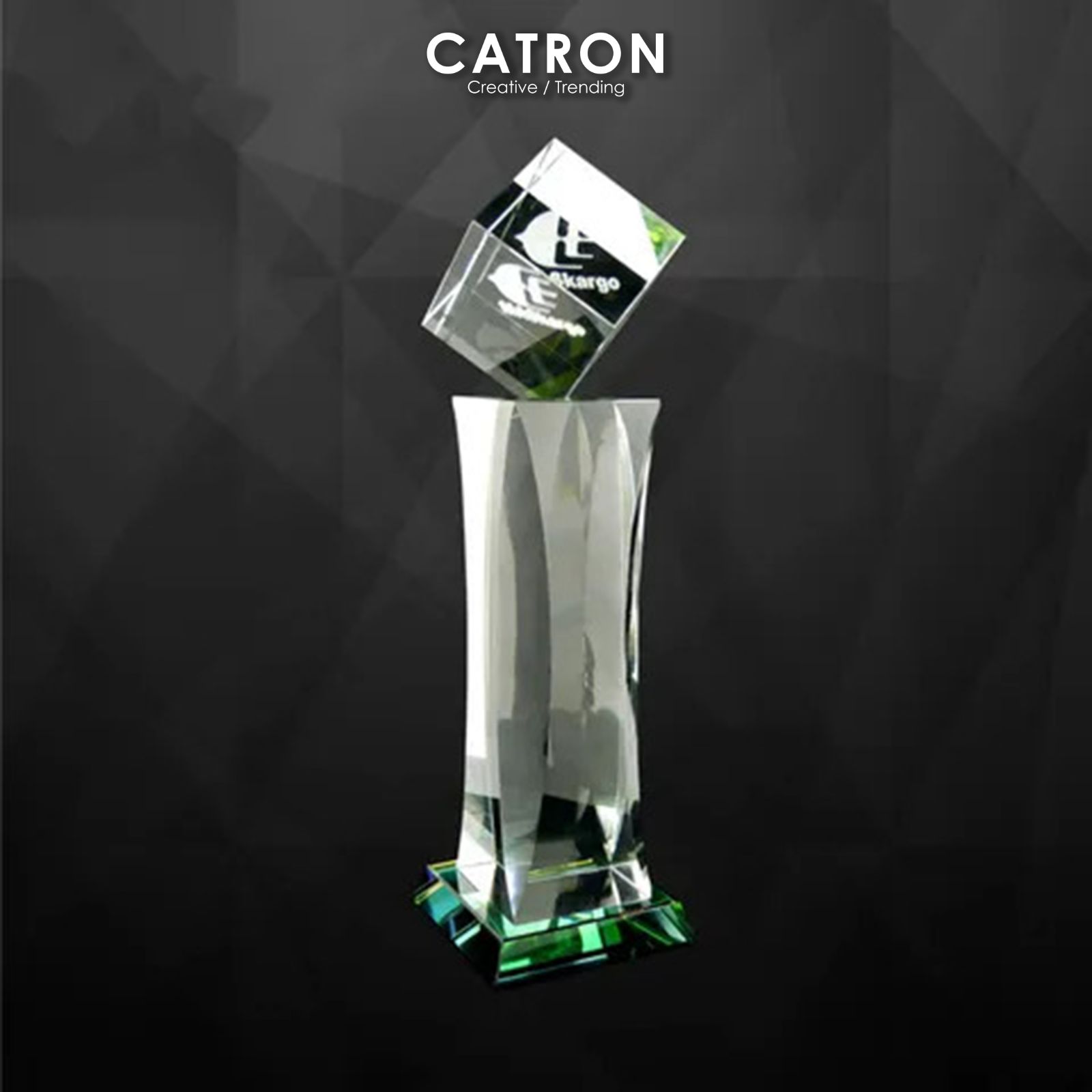 9068 - CRYSTAL TROPHY