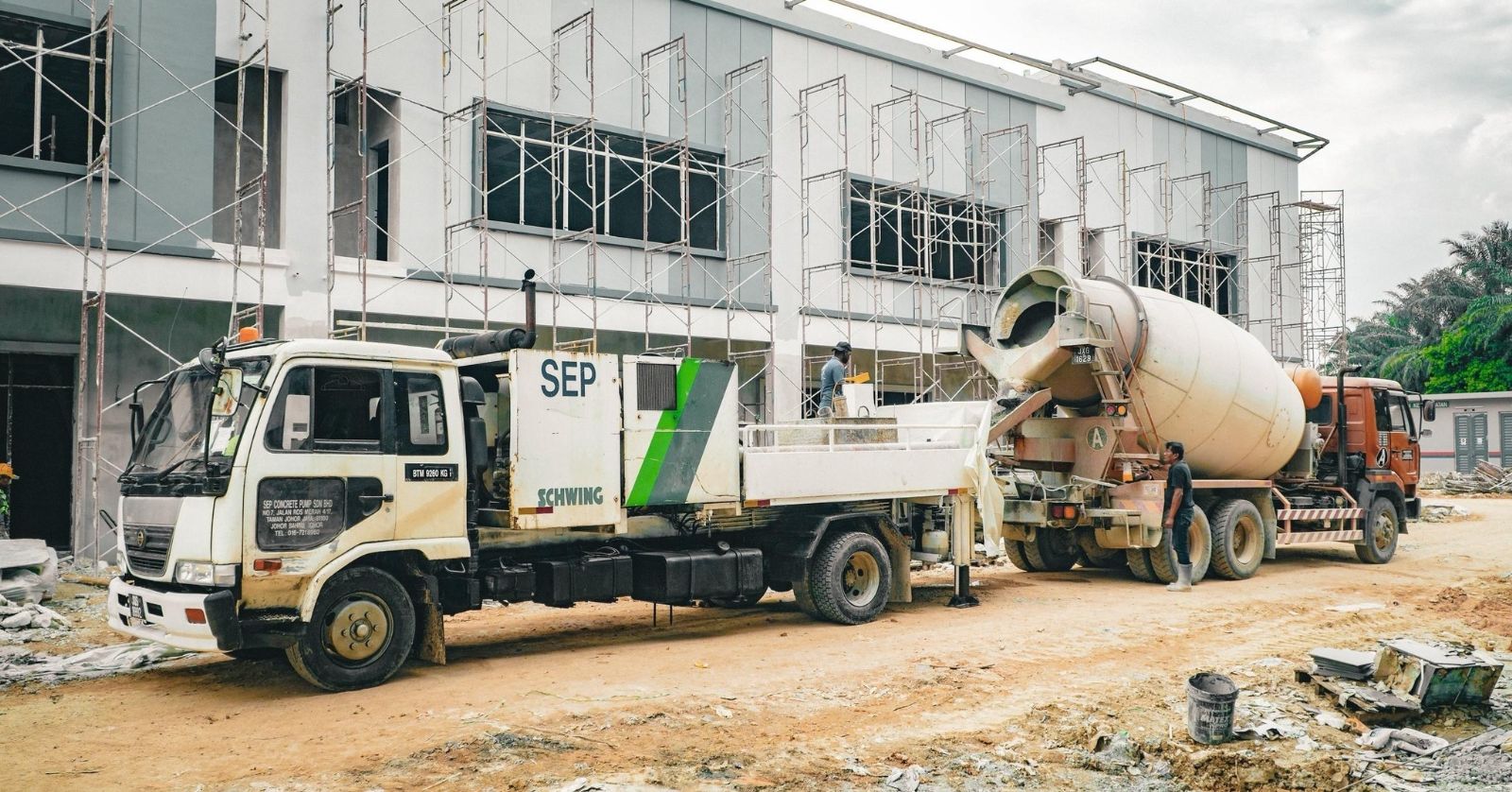Tight-Access Concrete Pump