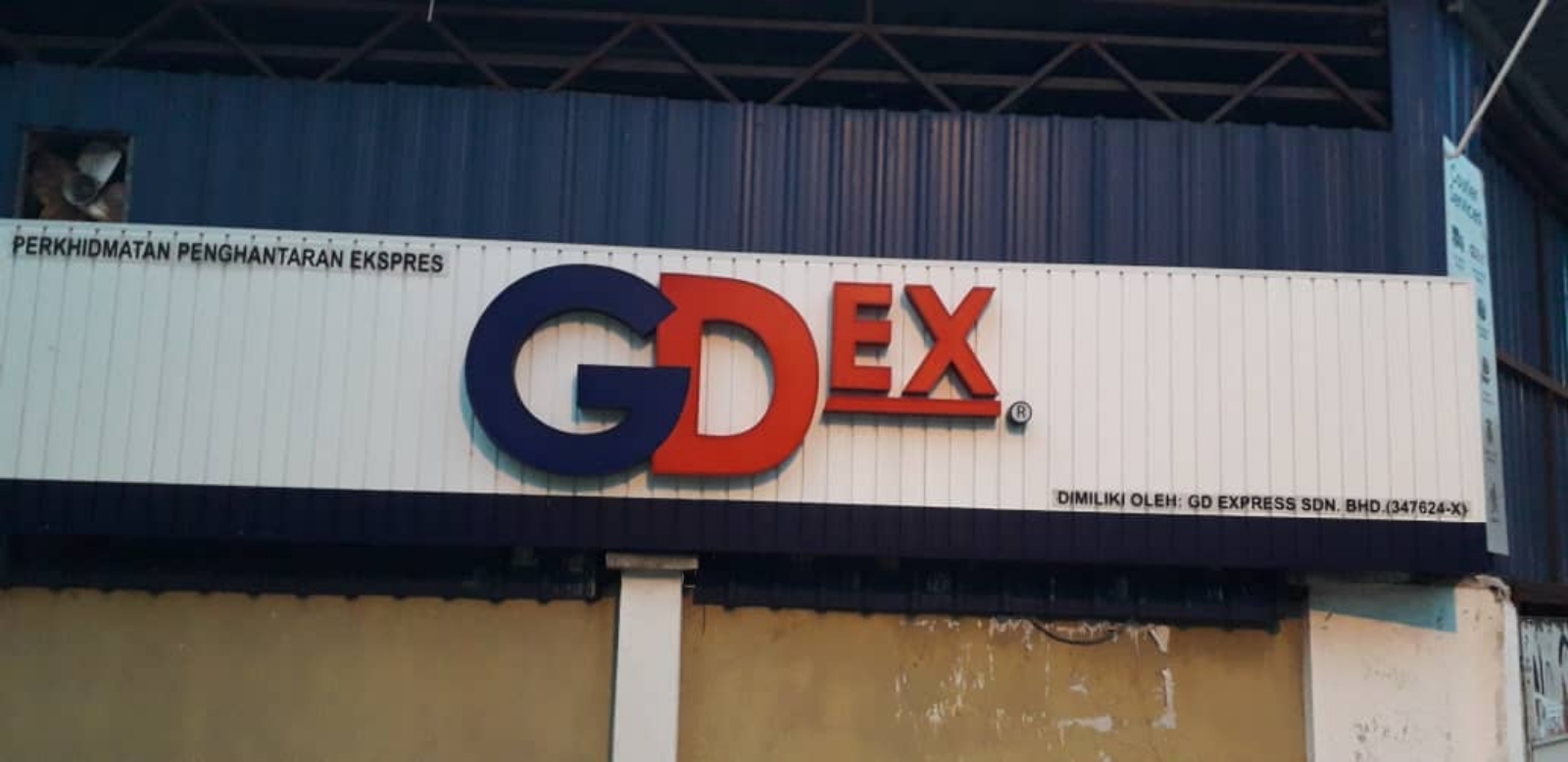 LUXURY SHOPFRONT BRAND DISPLAY | DURABLE 3D LED FACE-LIT LETTERS + ALUMINIUM STRIP CEILING BASE SPECIALIST IN PERMATANG PAUH, KUBANG SEMANG & BUTTERWORTH