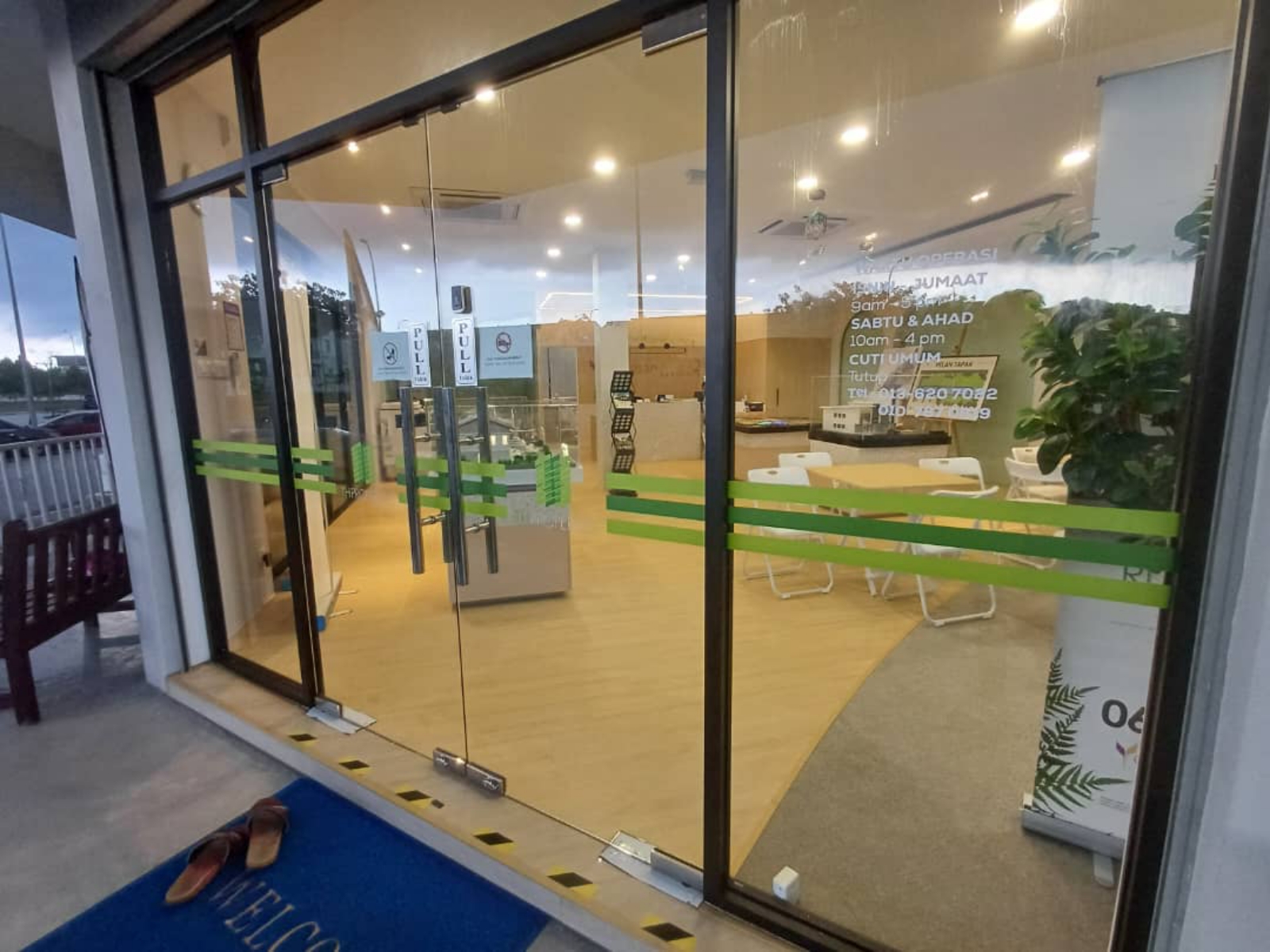 BEST GLASS DOOR STICKER INSTALLATION SPECIALIST IN MARANG, CHALOK & AJIL