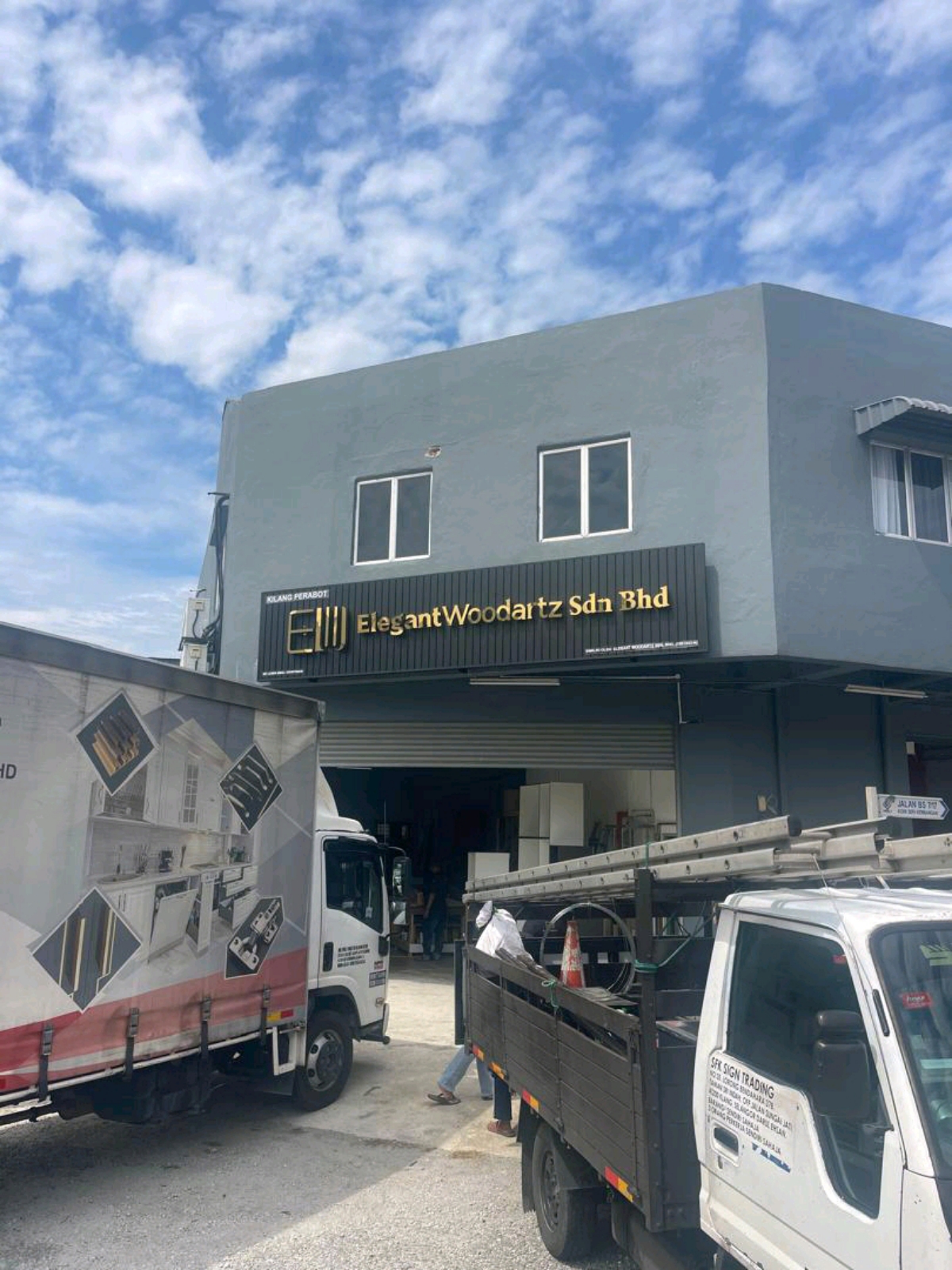 CUSTOM 3D GOLD STAINLESS STEEL BOX-UP LETTERING SIGNBOARD SUPPLIER IN JB, MALACCA & SEREMBAN