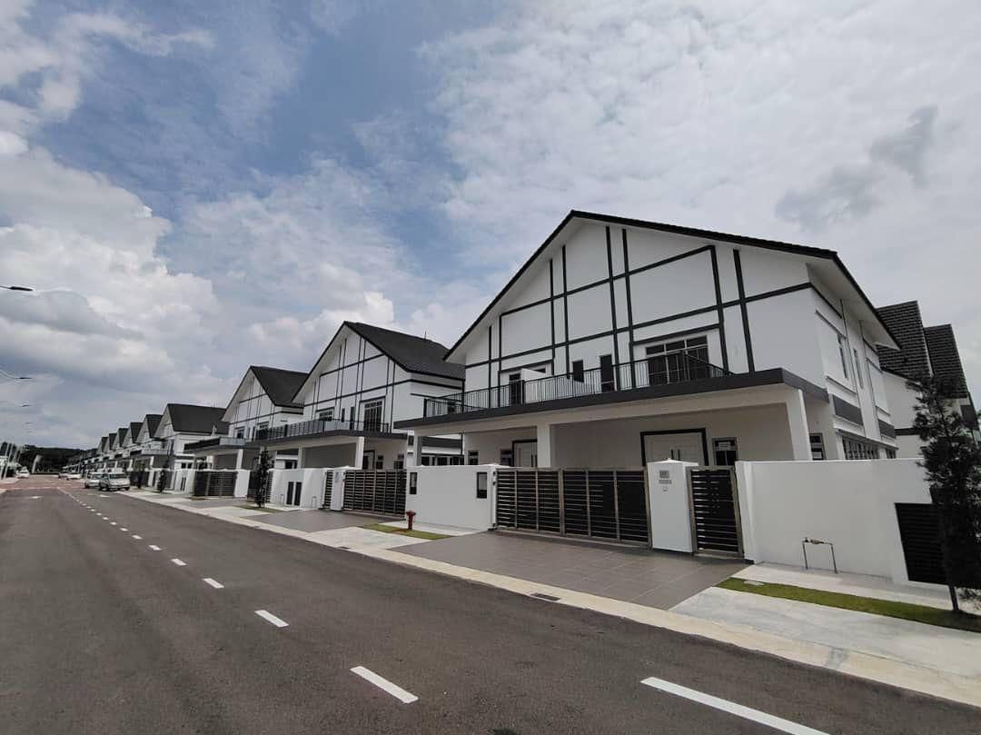 Brand New Luxury Semi-D in Prestigious Eco Spring Township