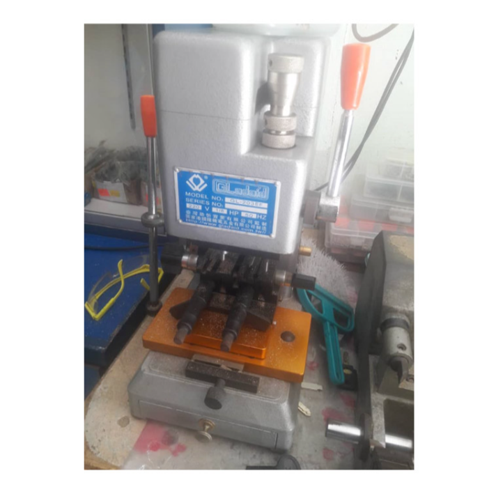 Defu 998C Key Cutting Machine 220V 110V Key Duplicating Machine Making Keys Locksmith Tools