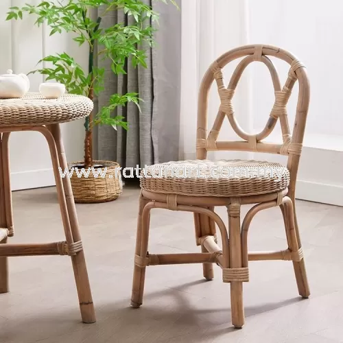 JULIO. RATTAN LOUNGE CHAIR WITH SIDE TABLE