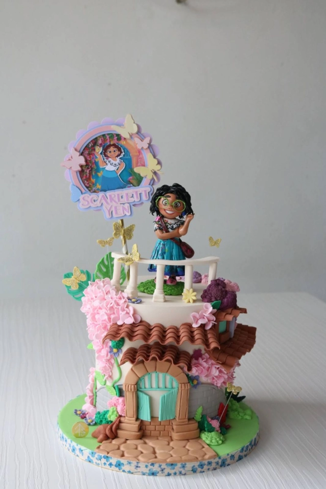 Encanto Cake