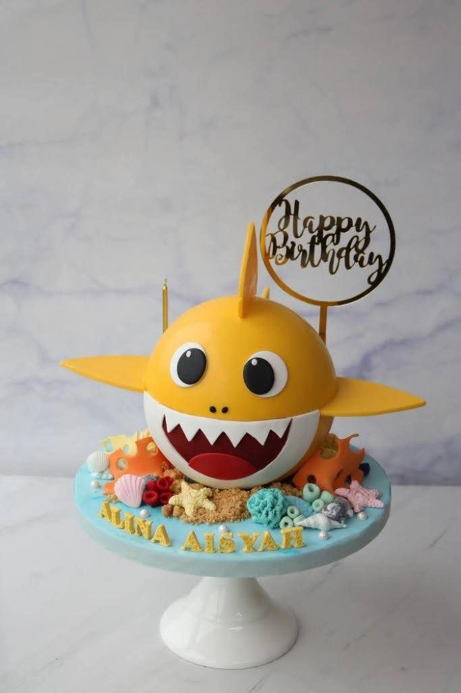 Baby Shark Chocolate Pinata