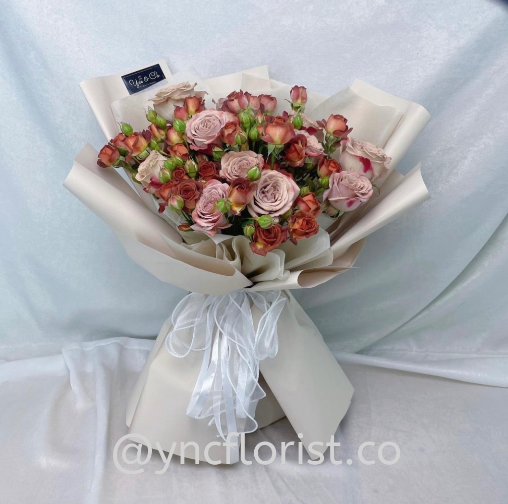10stalks Fresh Cappuccino with spray roses